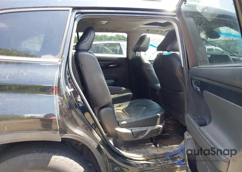 2021 Toyota Highlander Xle z USA, uszkodzony, nr VIN 5TDGZRBH1MS102373